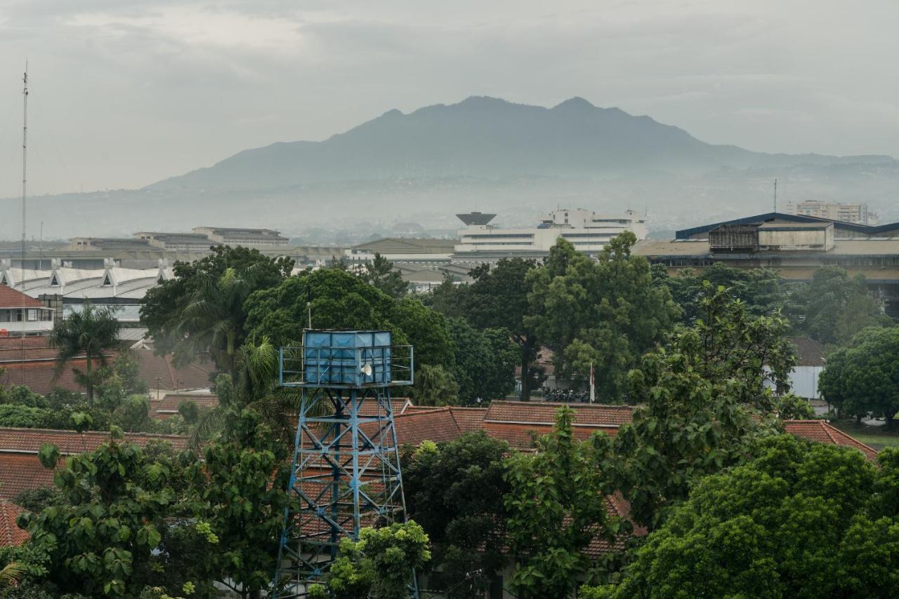 Temmu Co-Living Vandrerhjem Bandung Eksteriør bilde